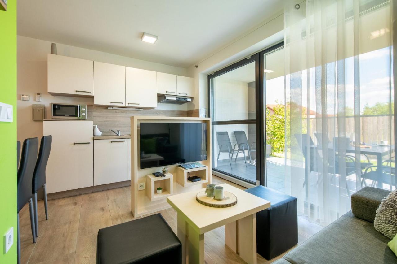 Apartmaji Banonia " Poletni Vetrc " Banovci Exterior foto