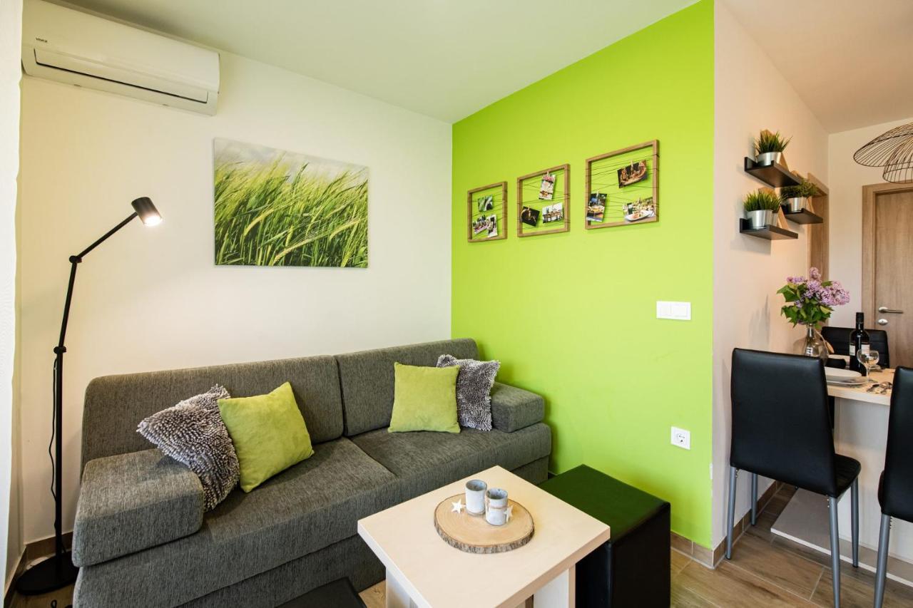 Apartmaji Banonia " Poletni Vetrc " Banovci Exterior foto